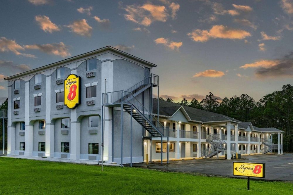 Super 8 by Wyndham Moss Point Main image